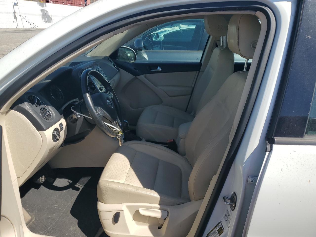 2016 Volkswagen Tiguan S - Image 7