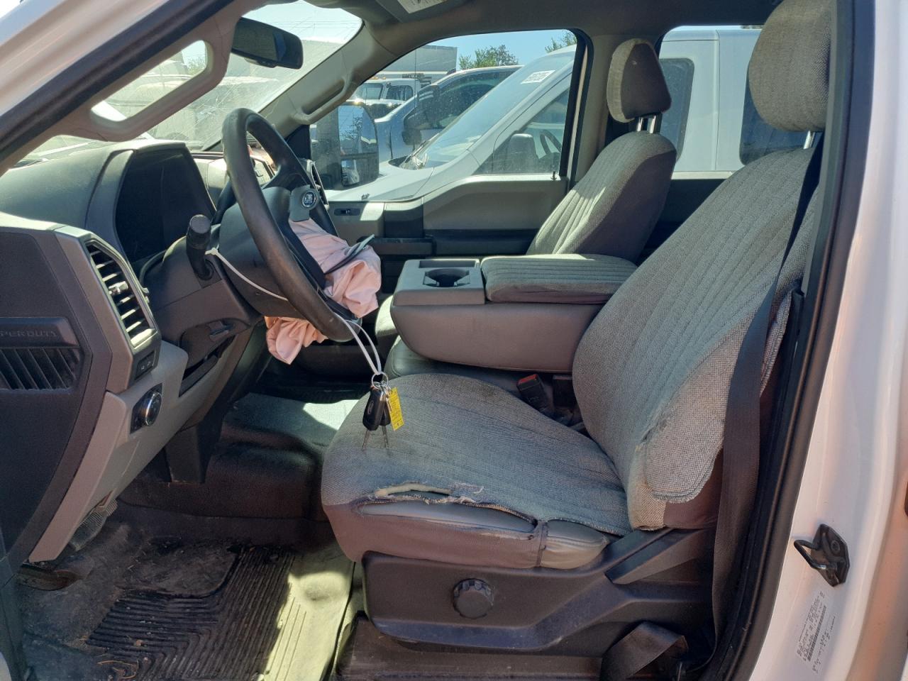 2022 Ford F350 Super Duty - Фото 7