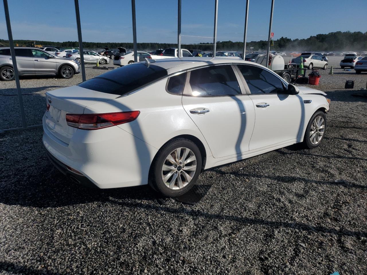 2017 Kia Optima Lx - Фото 3