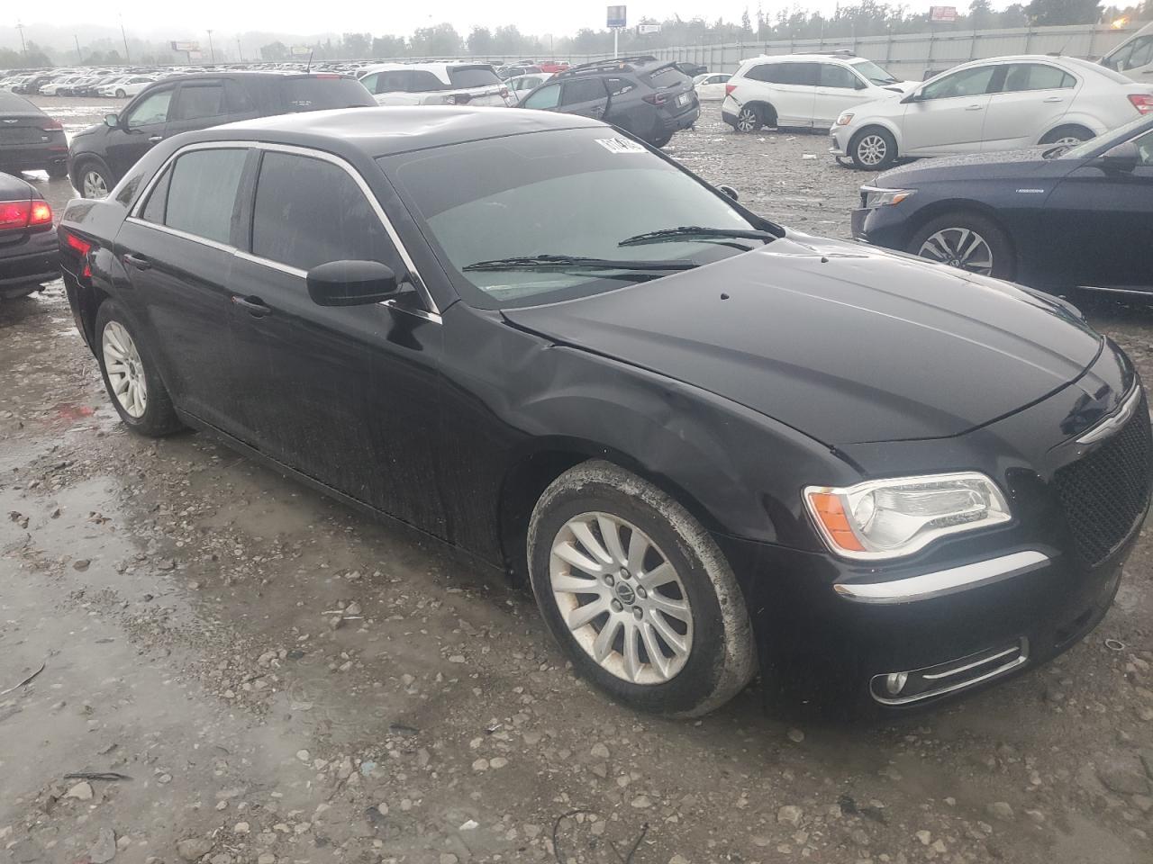 2013 Chrysler 300 - Фото 4