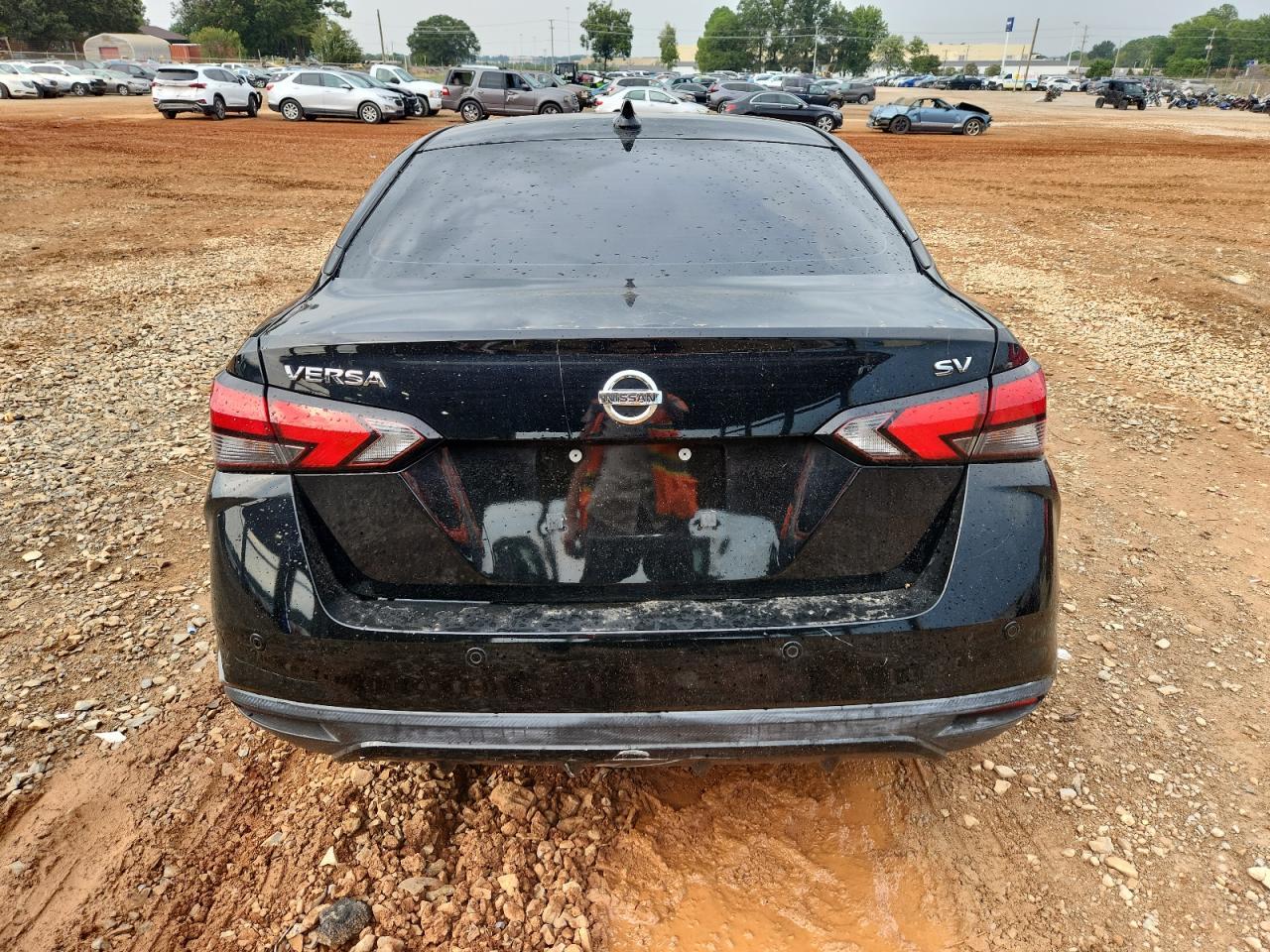 2020 Nissan Versa Sv - Image 6