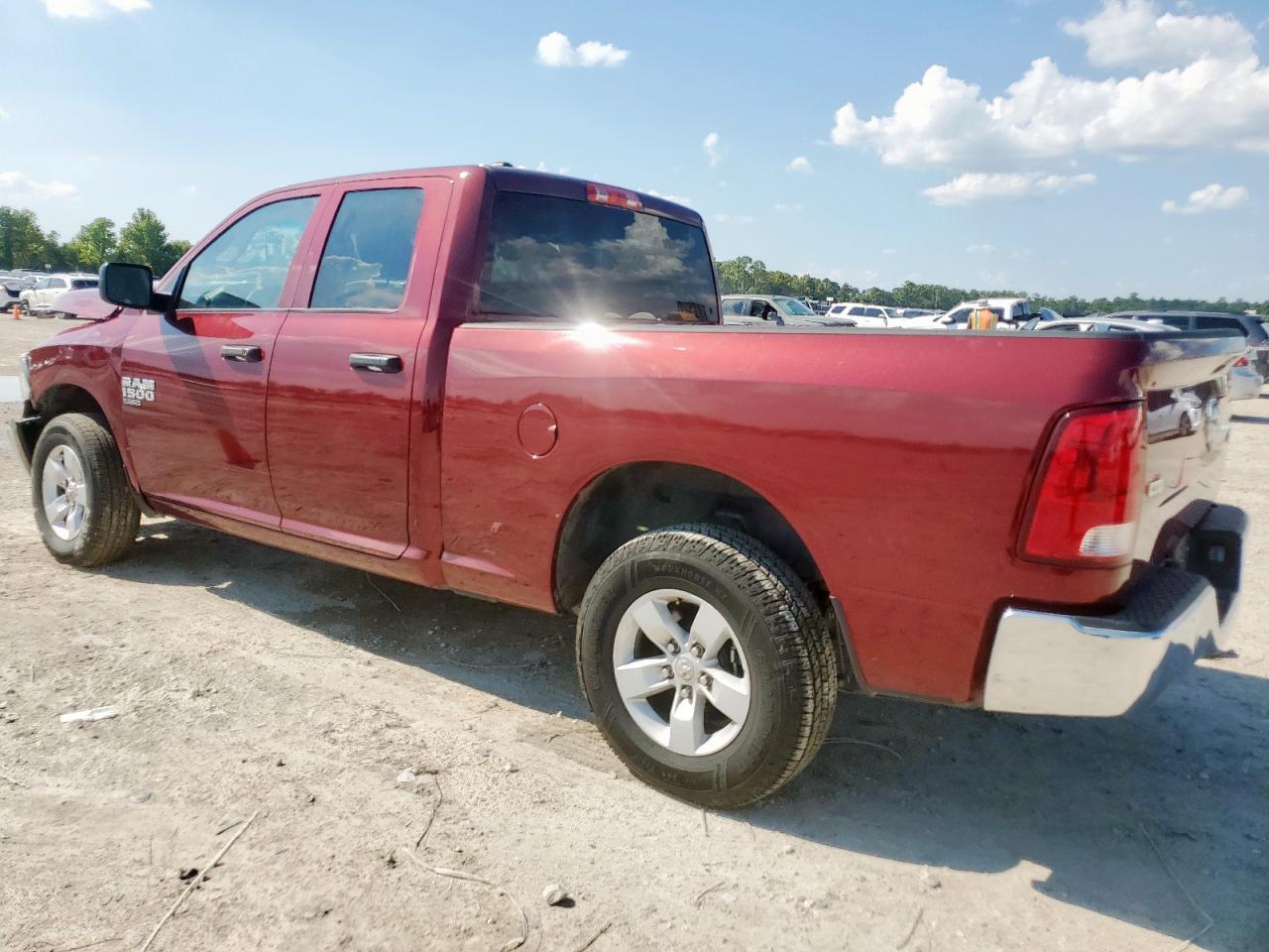 2024 Ram 1500 Classic Slt - Фото 2