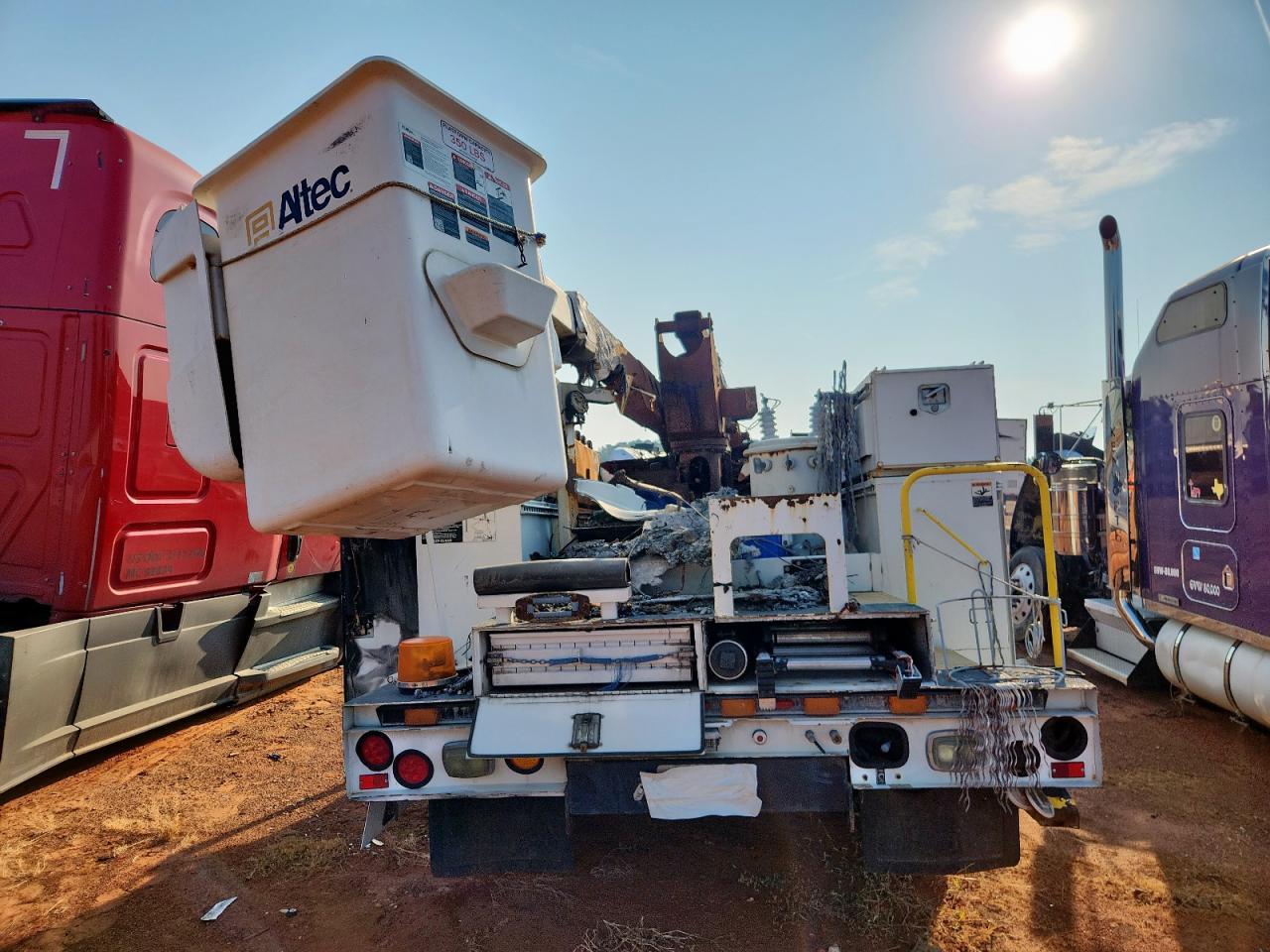 2016 Ford F550 Super Duty - Image 6