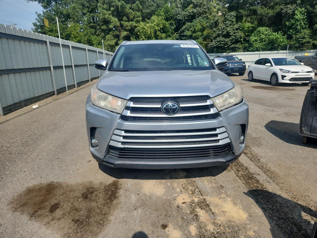 2017 Toyota Highlander Se - Фото 5