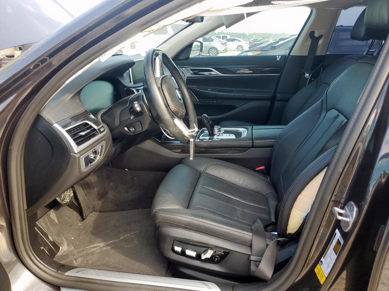 2021 BMW 740 I - Фото 7