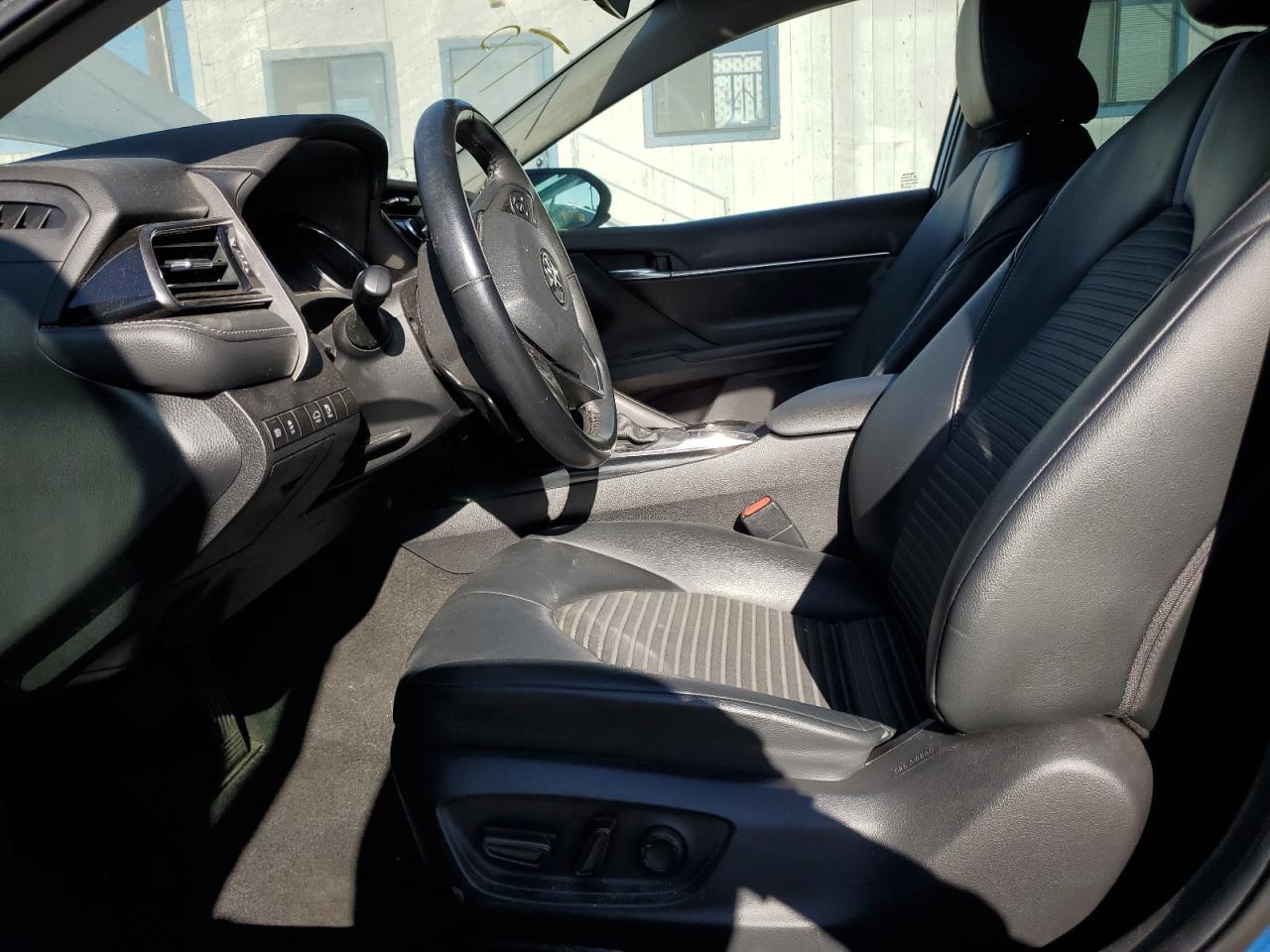 2020 Toyota Camry Se - Фото 7