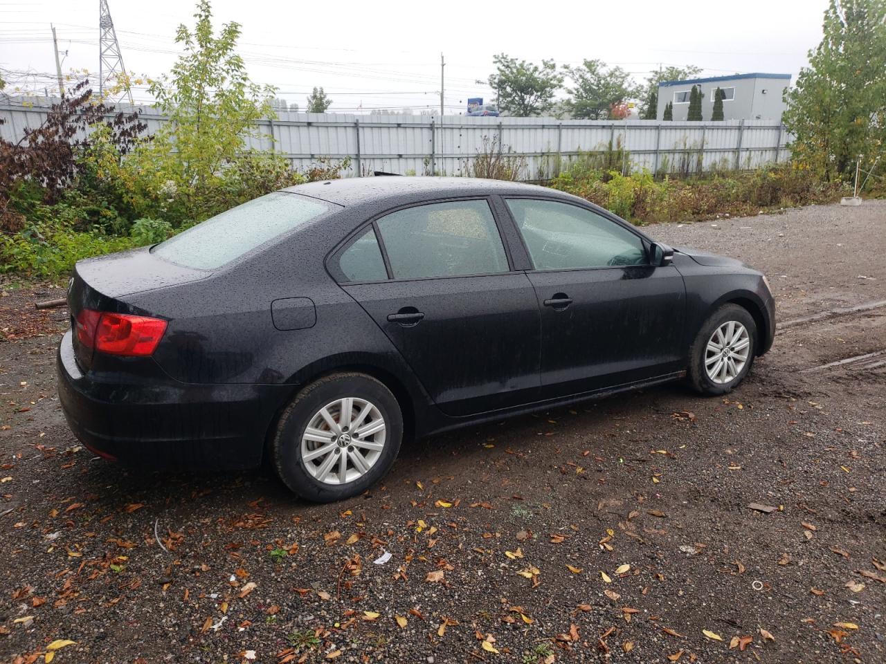 2011 Volkswagen Jetta - Image 3
