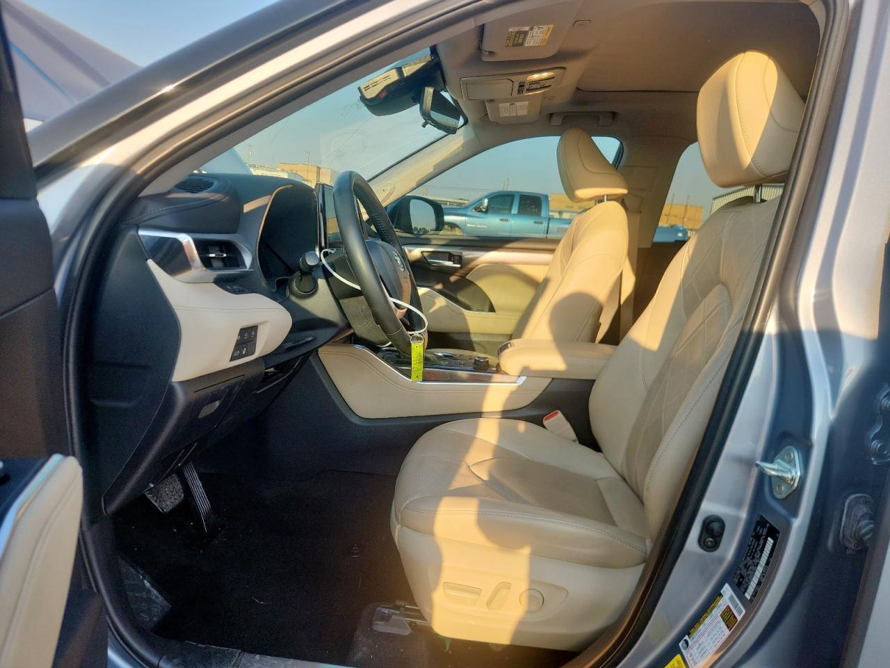 2023 Toyota Highlander L - Фото 7
