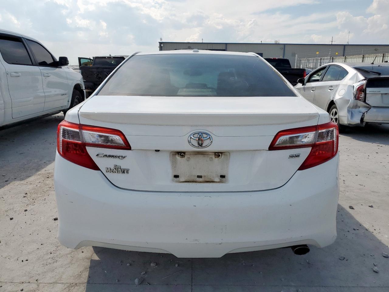 2013 Toyota Camry L - Фото 6