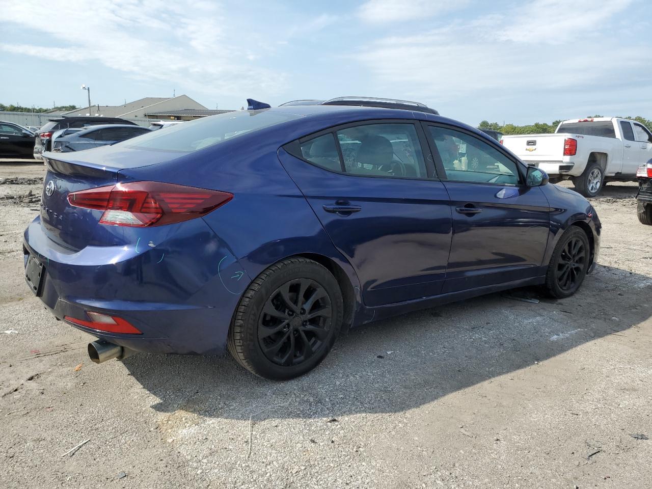 2020 Hyundai Elantra Sel - Фото 3