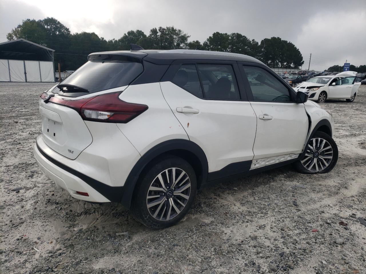 2023 Nissan Kicks Sv - Image 3