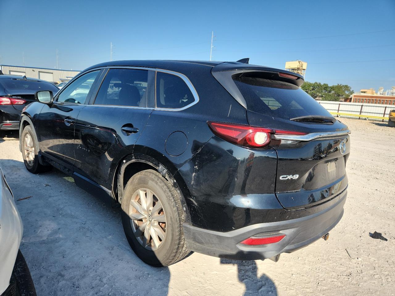 2017 Mazda Cx-9 Sport - Image 2