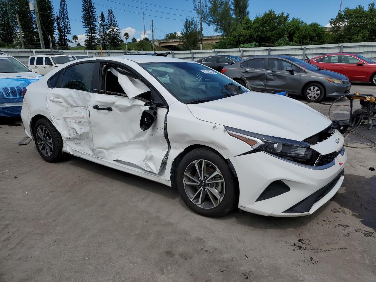 2024 Kia Forte Lx - Image 4