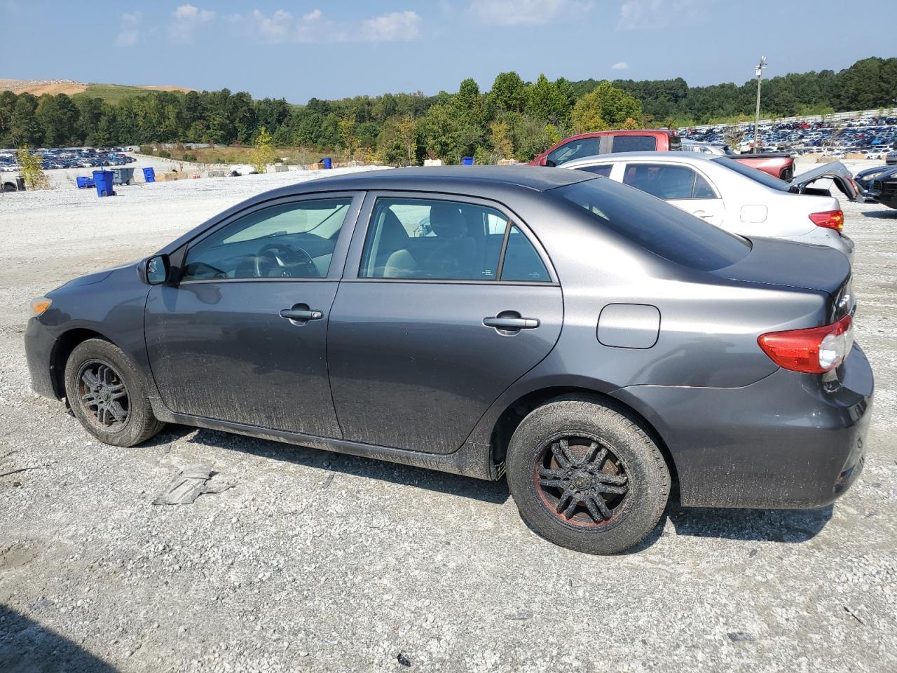 2013 Toyota Corolla Base - Фото 2