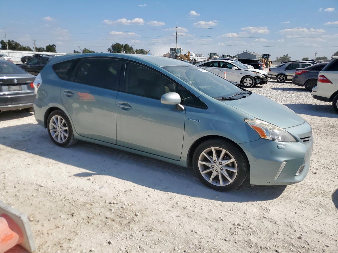 2013 Toyota Prius V - Фото 4
