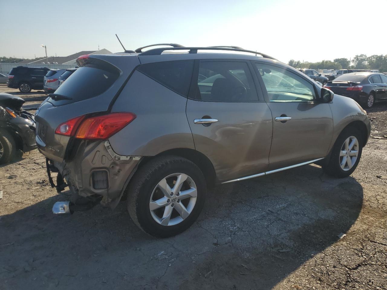 2010 Nissan Murano S - Фото 3
