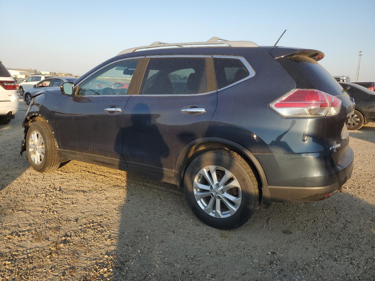 2016 Nissan Rogue S - Фото 2