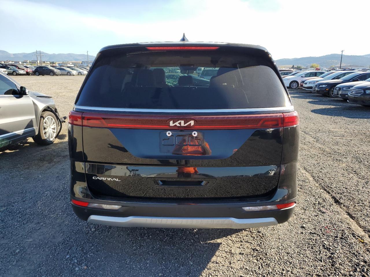 2024 Kia Carnival Ex - Image 6