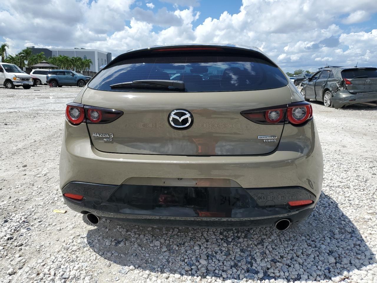 2024 Mazda 3 Carbon Turbo - Image 6