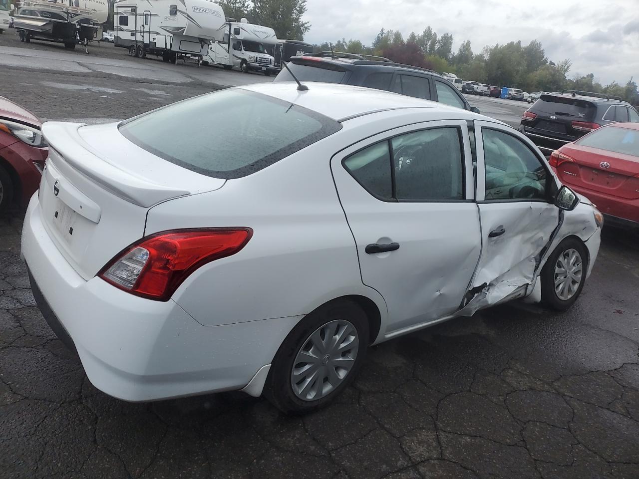 2017 Nissan Versa S - Фото 3