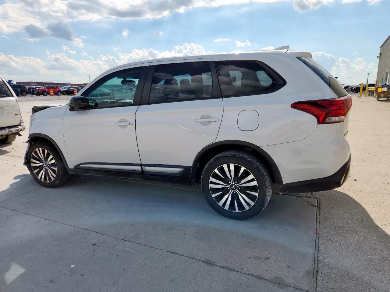 2020 Mitsubishi Outlander Es - Фото 2