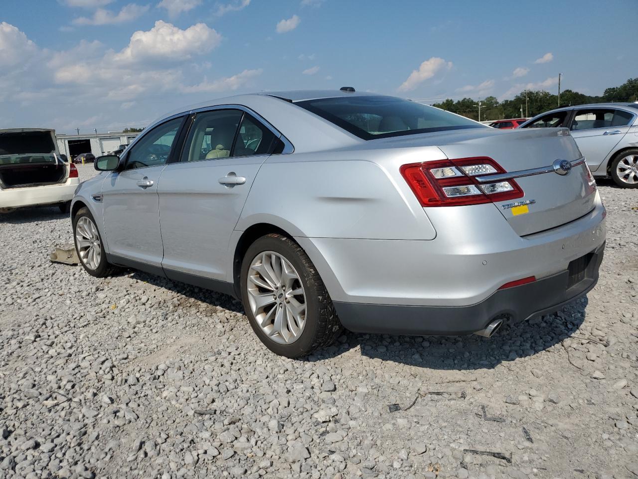 2017 Ford Taurus Limited - Фото 2