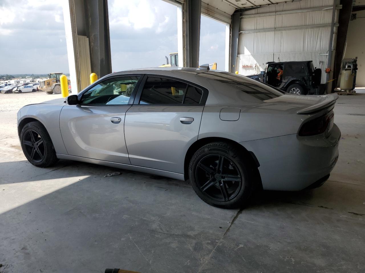 2016 Dodge Charger Sxt - Фото 2