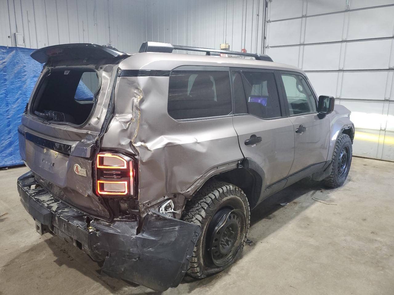 2024 Toyota Land Cruiser Base - Фото 3