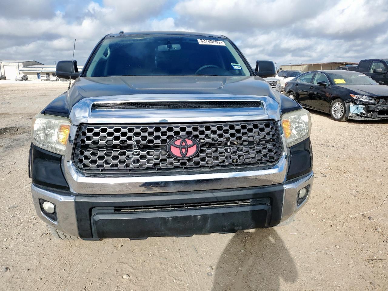 2014 Toyota Tundra Crewmax Sr5 - Image 5