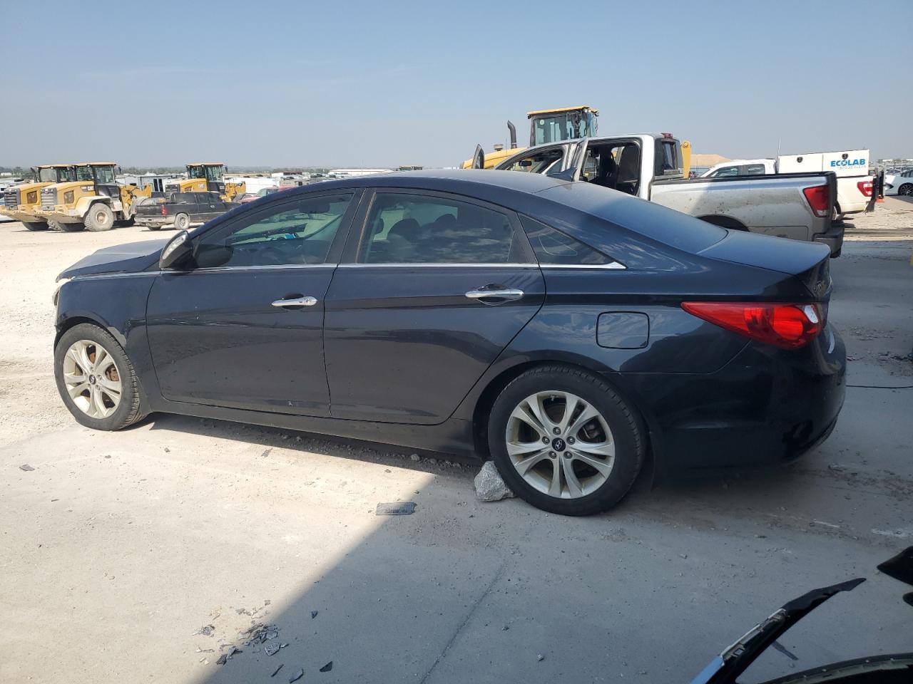 2011 Hyundai Sonata Se - Image 2