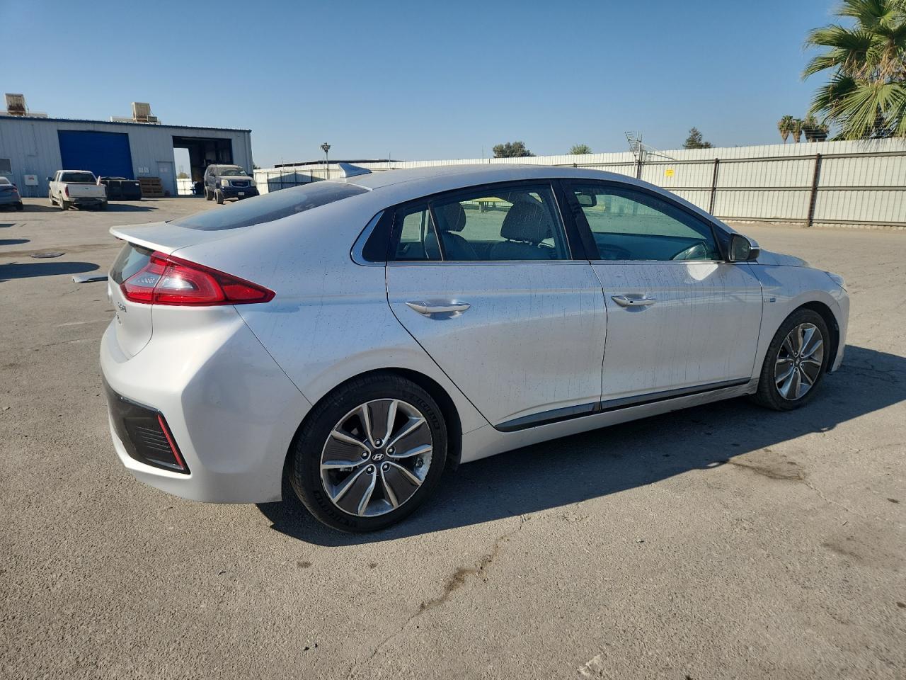 2017 Hyundai Ioniq Limited - Фото 3