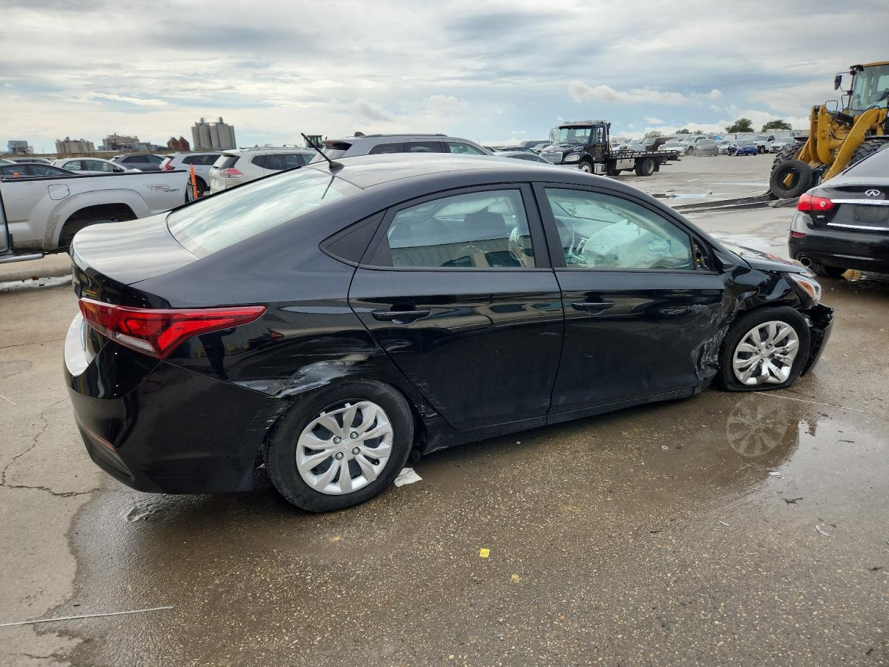 2022 Hyundai Accent Se - Фото 3