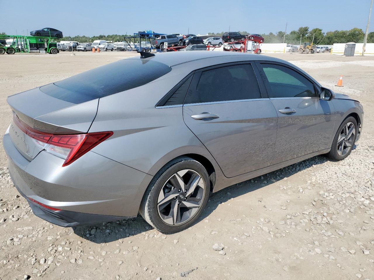 2023 Hyundai Elantra Limited - Фото 3