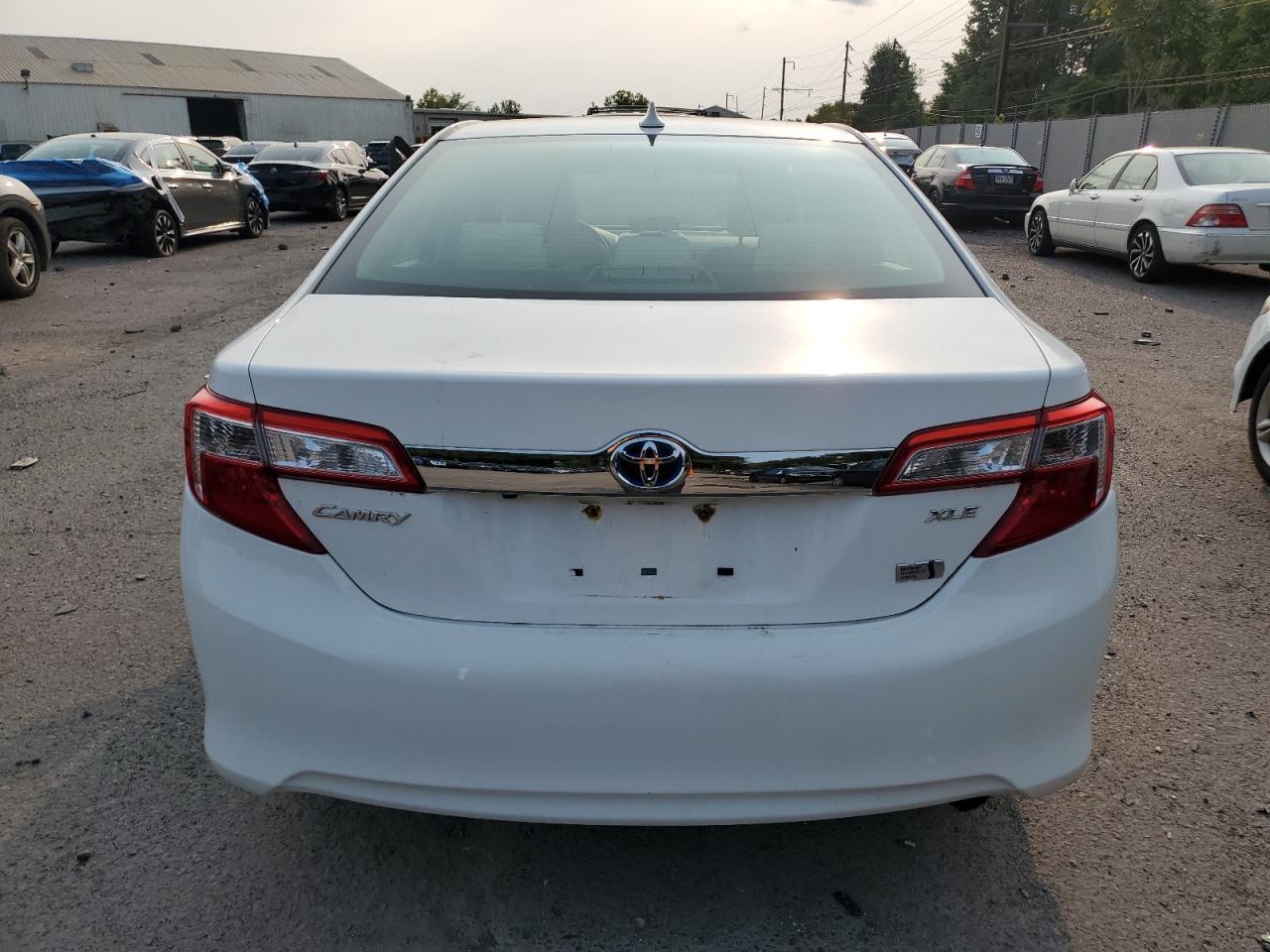 2014 Toyota Camry Hybrid - Image 6
