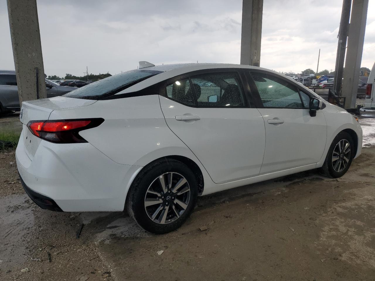 2025 Nissan Versa Sv - Image 3