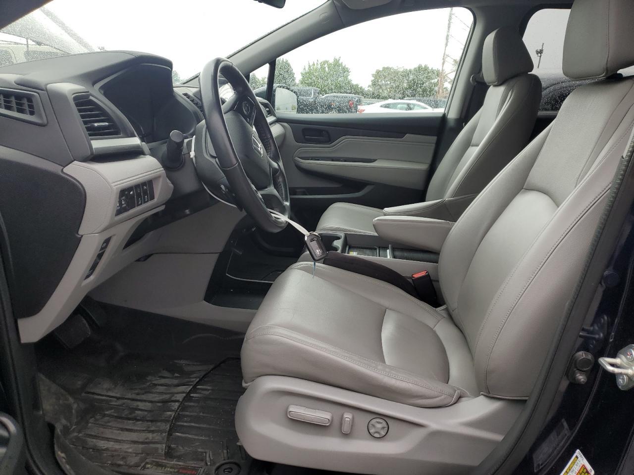 2018 Honda Odyssey Touring - Image 7