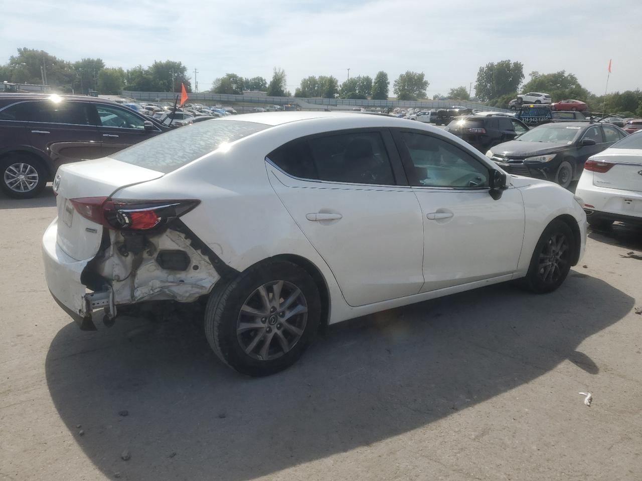 2017 Mazda 3 Sport - Фото 3