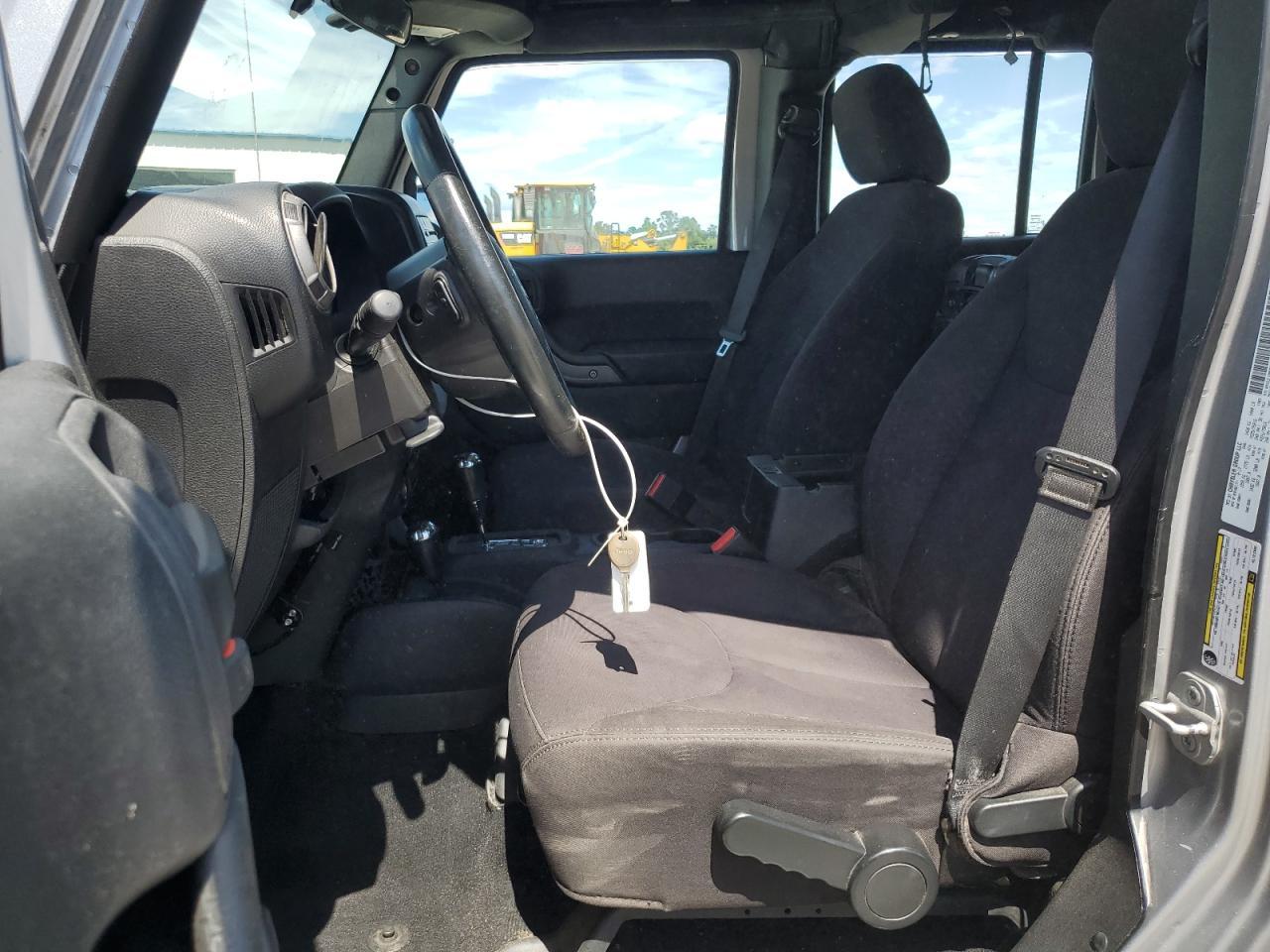 2014 Jeep Wrangler Unlimited Sport - Image 7