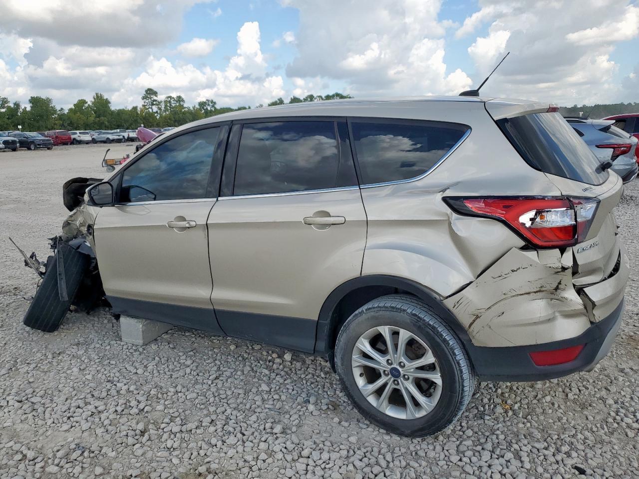 2017 Ford Escape Se - Фото 2
