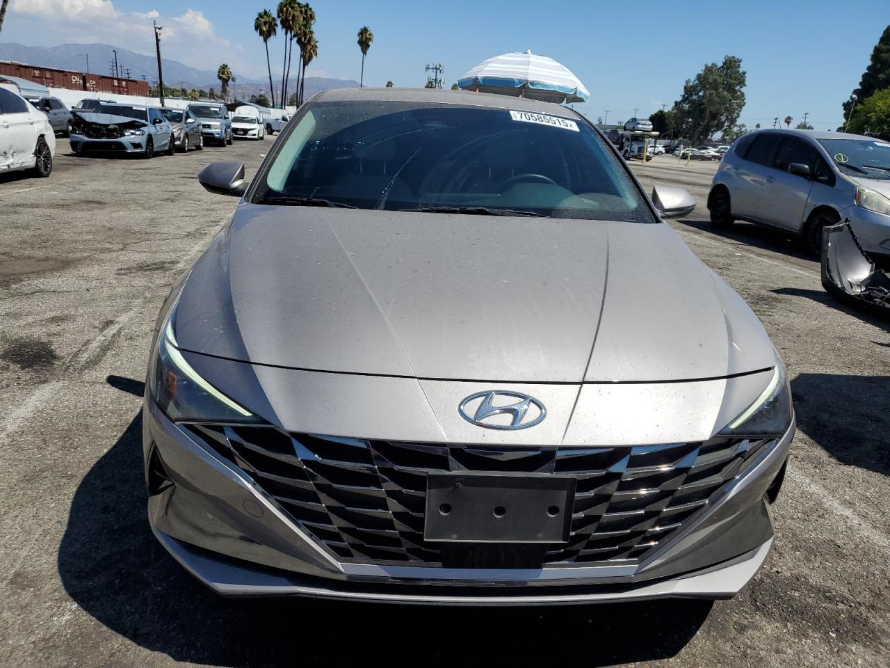 2023 Hyundai Elantra Limited - Image 5