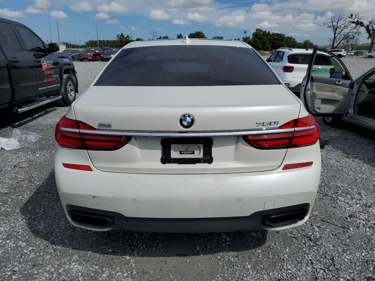 2019 BMW 750 I - Фото 6