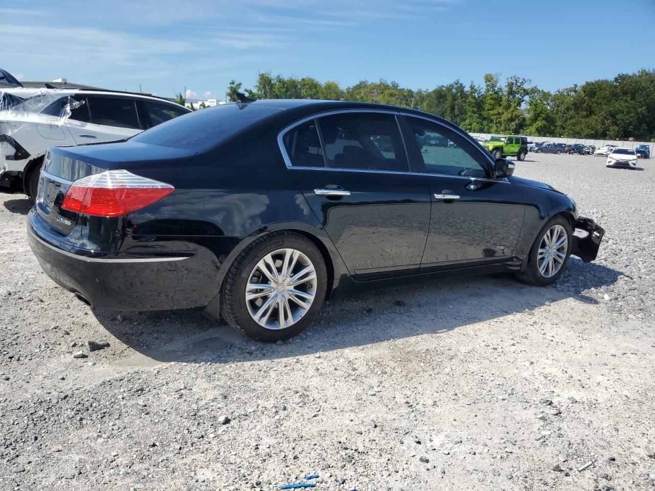 2010 Hyundai Genesis 3.8L - Фото 3