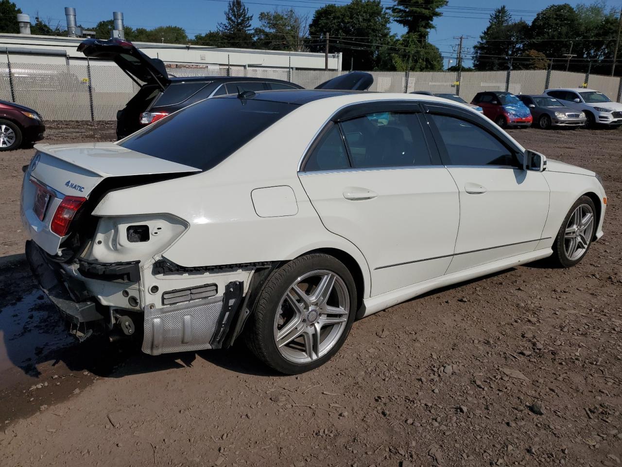 2011 Mercedes-Benz E 350 4Matic - Фото 3