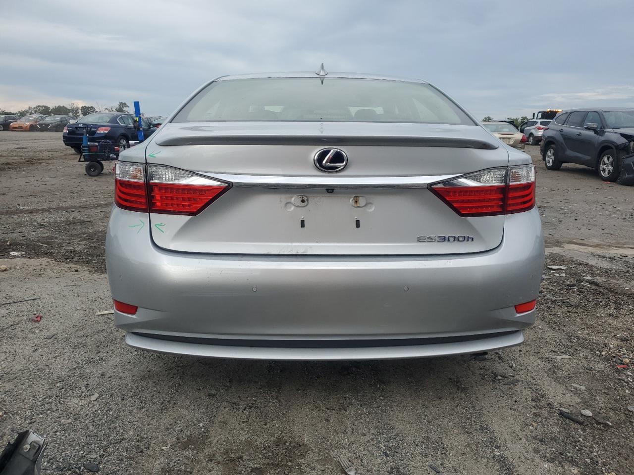 2015 Lexus Es 300H - Image 6
