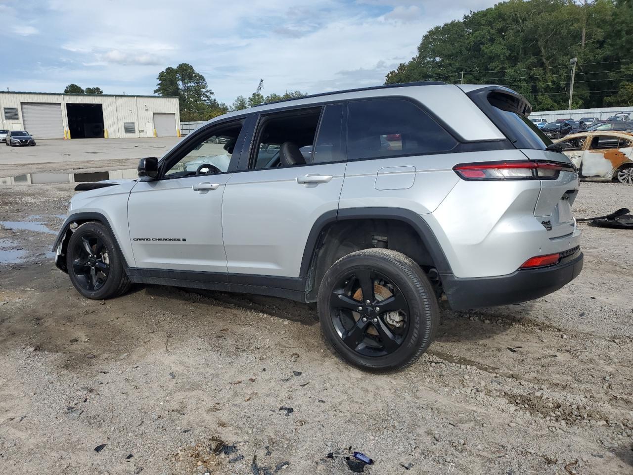 2023 Jeep Grand Cherokee Laredo - Фото 2