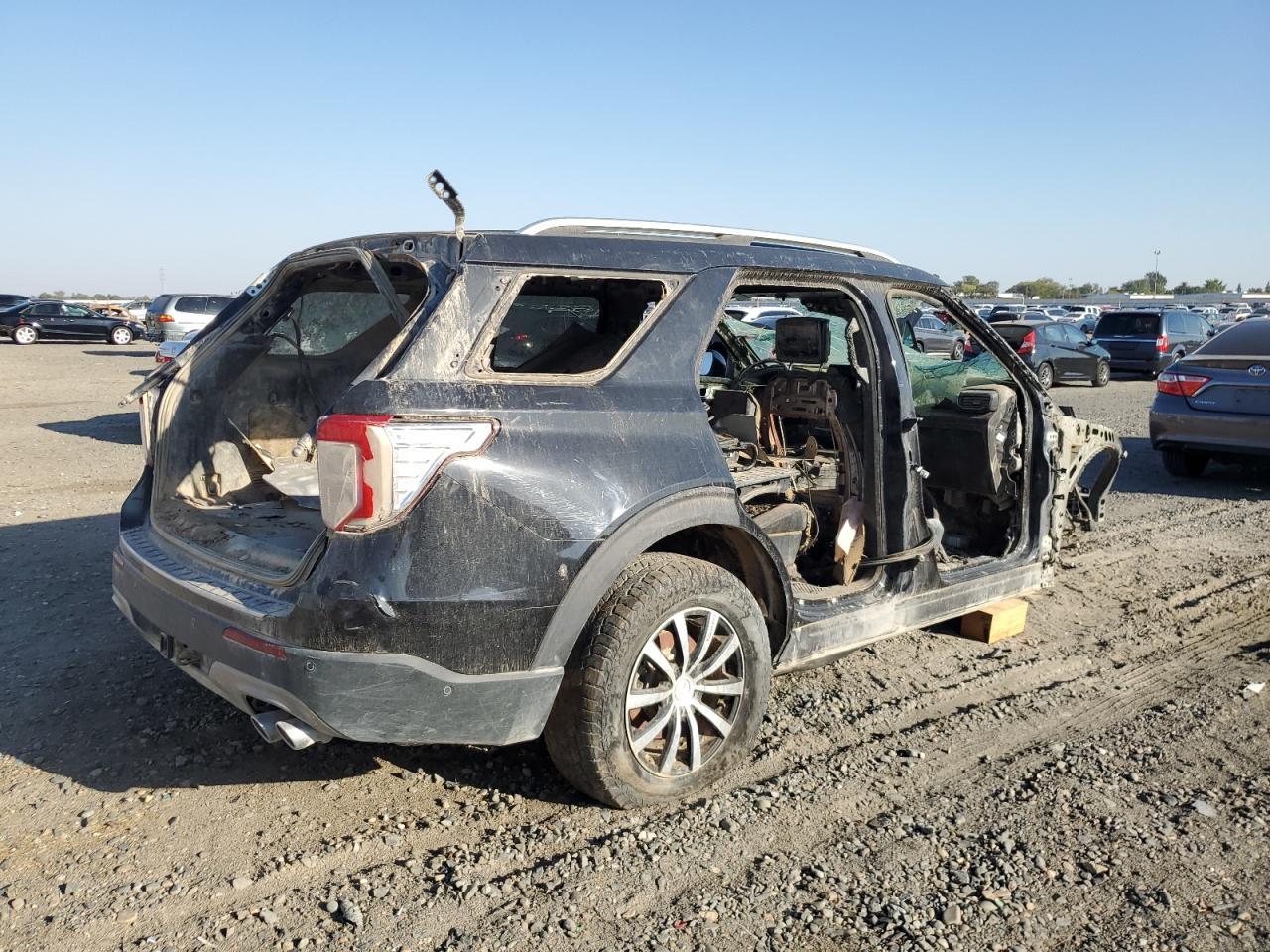 2021 Ford Explorer Platinum - Фото 3