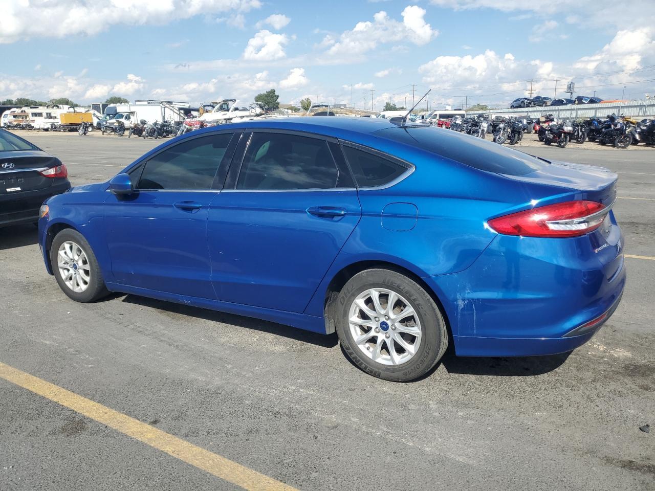 2017 Ford Fusion S - Фото 2