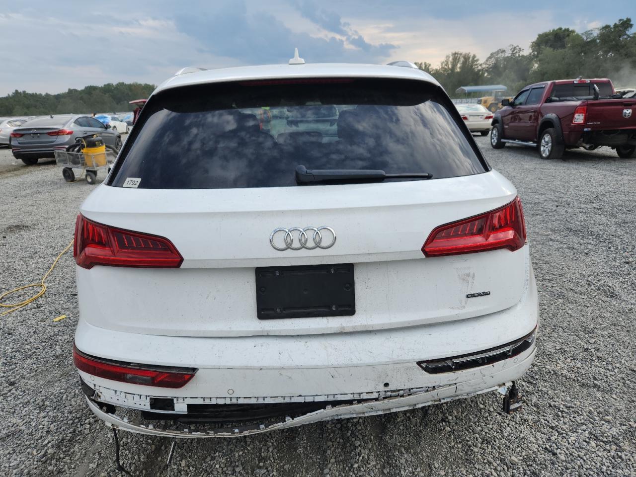 2020 Audi Q5 Premium Plus - Фото 6