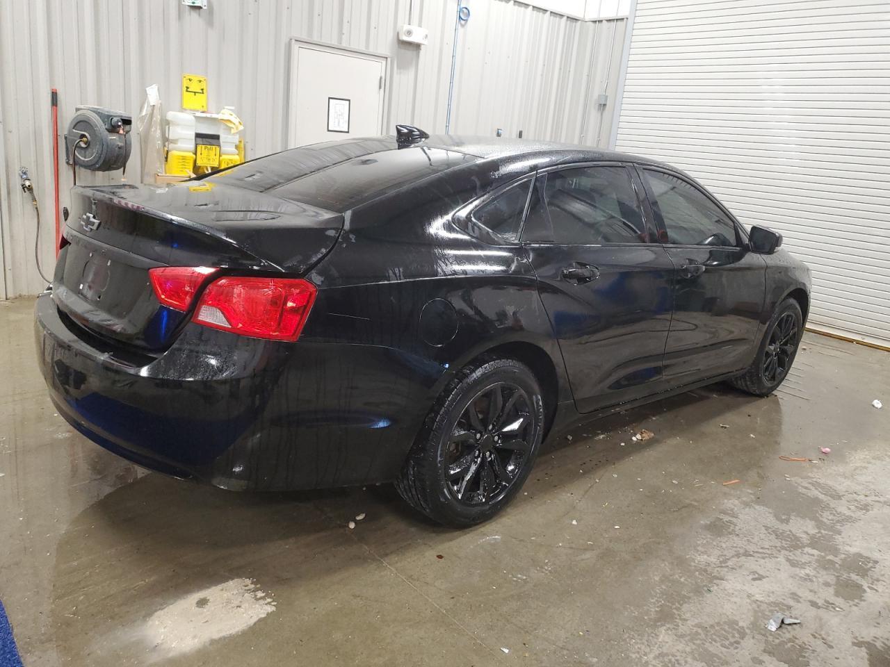 2017 Chevrolet Impala Lt - Image 3