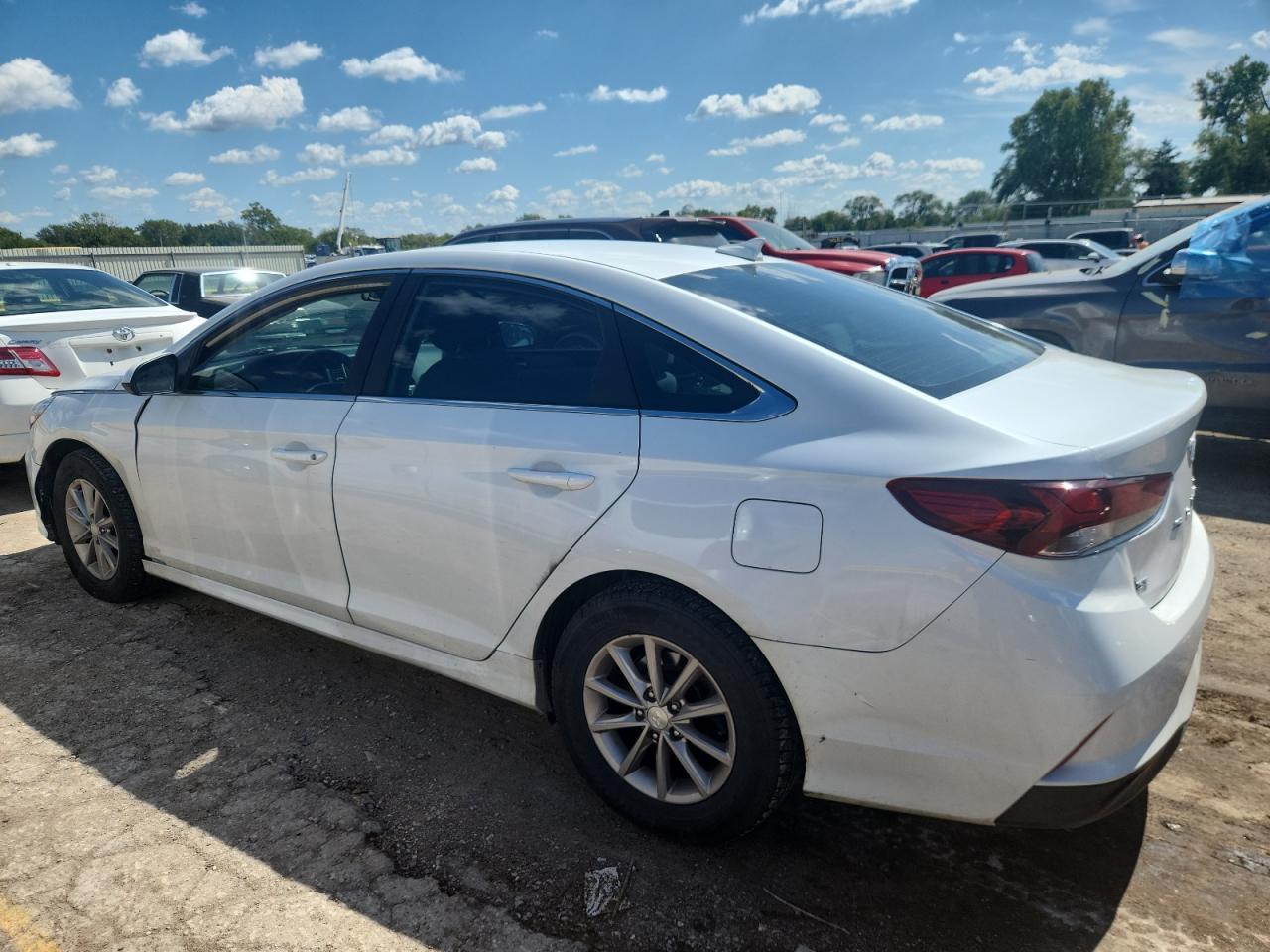 2019 Hyundai Sonata Se - Фото 2